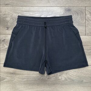 Lululemon Softstreme High-Rise Shorts 4" Gray Dark Gray Size 6
